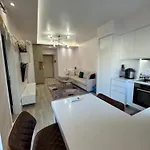 Qerret Beachfront Apartmán *