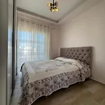 Qerret Beachfront Apartmán