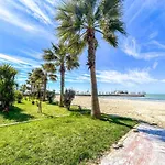 Qerret Beachfront Apartmán