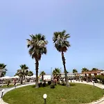 Qerret Beachfront Apartmán