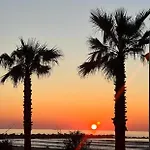 Qerret Beachfront Golem (Tirana)