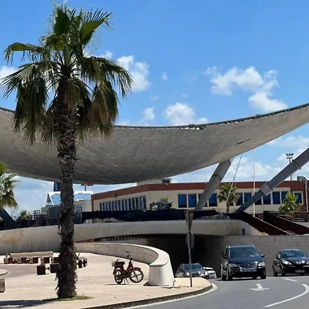 Qerret Beachfront Golem (Tirana)