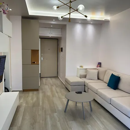 Qerret Beachfront Golem (Tirana)