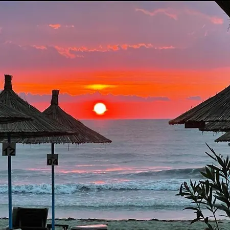 Qerret Beachfront Lejlighed