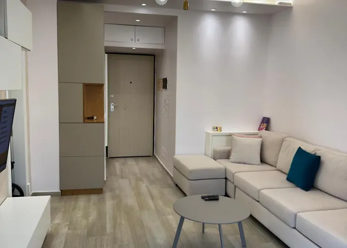 Qerret Beachfront Golem (Tirana)