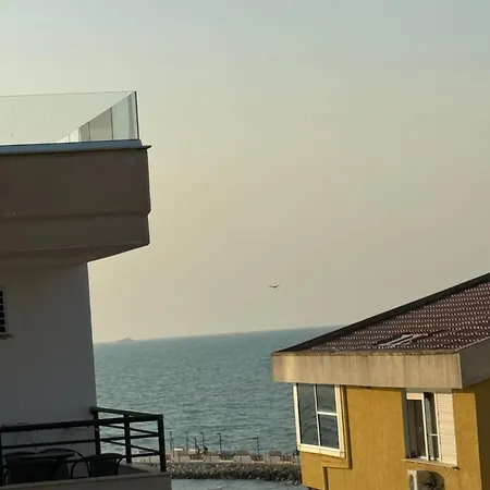 公寓 Qerret Beachfront