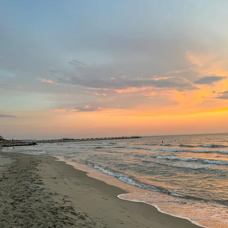 Qerret Beachfront * Golem (Tirana)