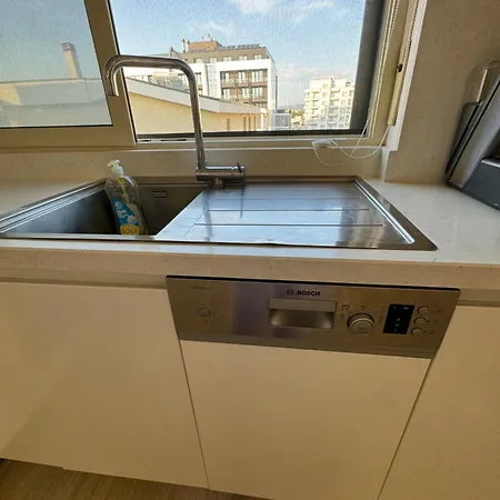 Qerret Beachfront 公寓 格勒姆