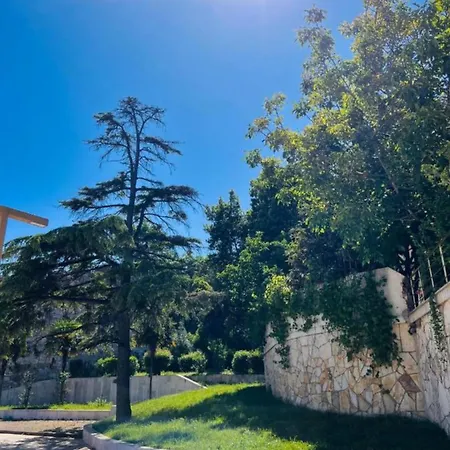 Qerret Beachfront 格勒姆