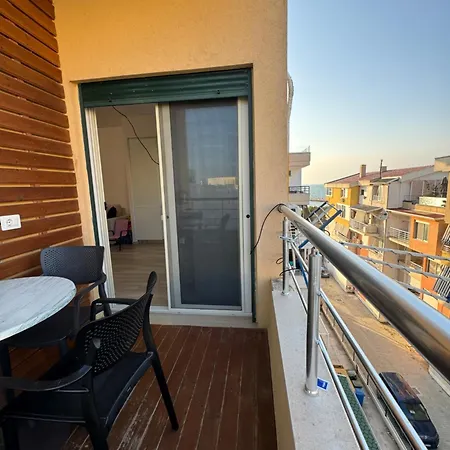 Qerret Beachfront Apartment *