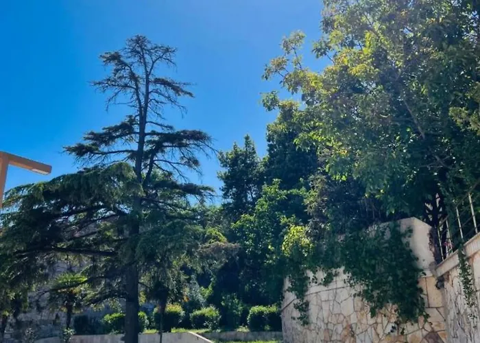 Qerret Beachfront Golem