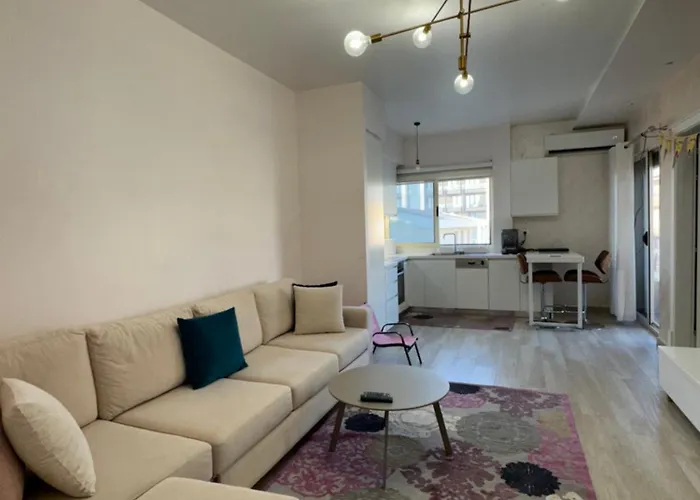 Qerret Beachfront * Golem