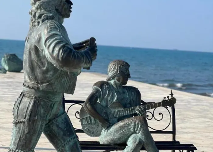 Qerret Beachfront * Golem